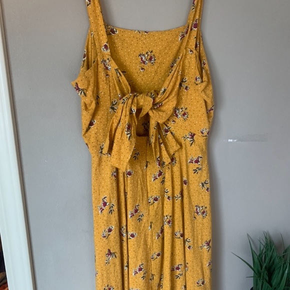 yellow flowery dress - Picture 3 of 3